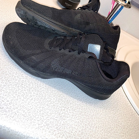 Nike Running Shoe - Picture 1 of 1